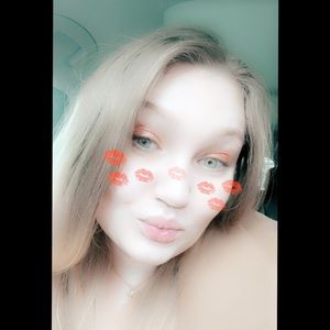 Meet your Posher, Brielle